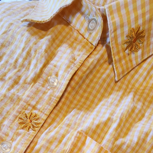 Yellow plaid sun sunflower embroidered button up - Picture 2 of 8